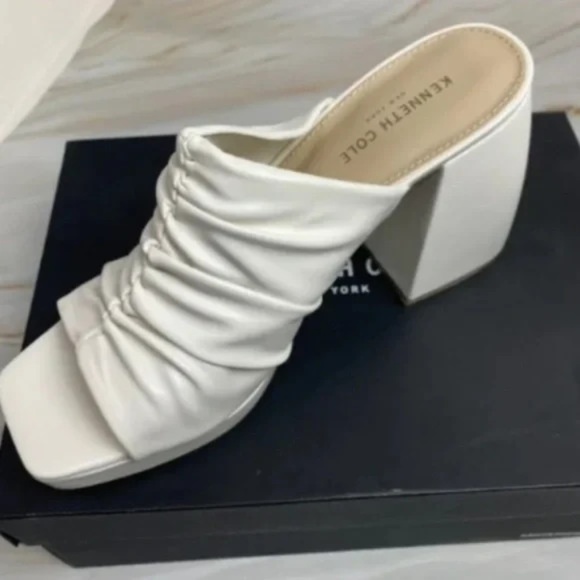 NWT Kenneth Cole New York Womens Anika Block Heels Slip On Sandals White Size 10 - Picture 3 of 4